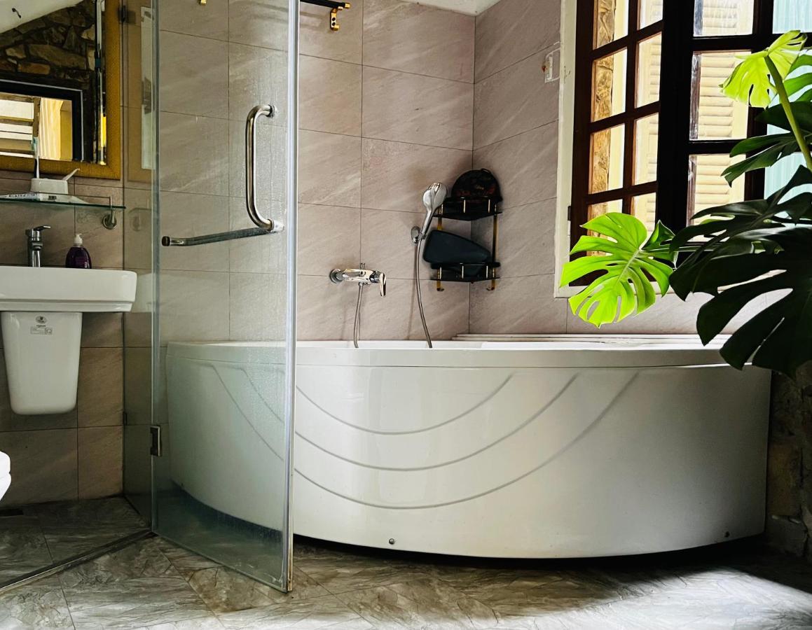 The First Ba Trieu Ha Noi Bed & Breakfast Hanoi Exterior foto